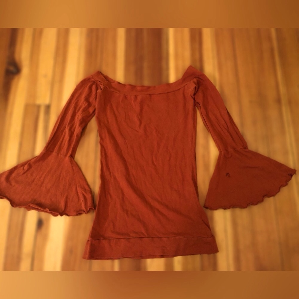 Rust Om Gaia tree bell sleeve top